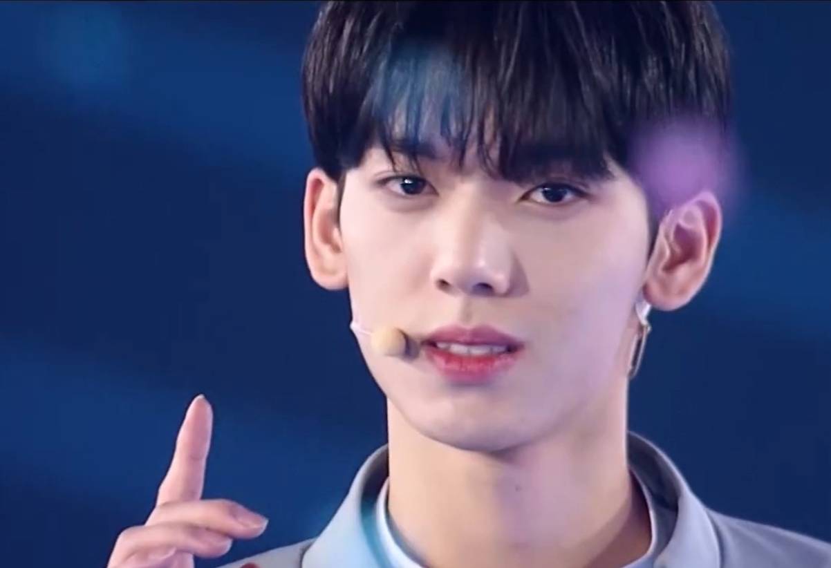 图怎么裂了! qaq